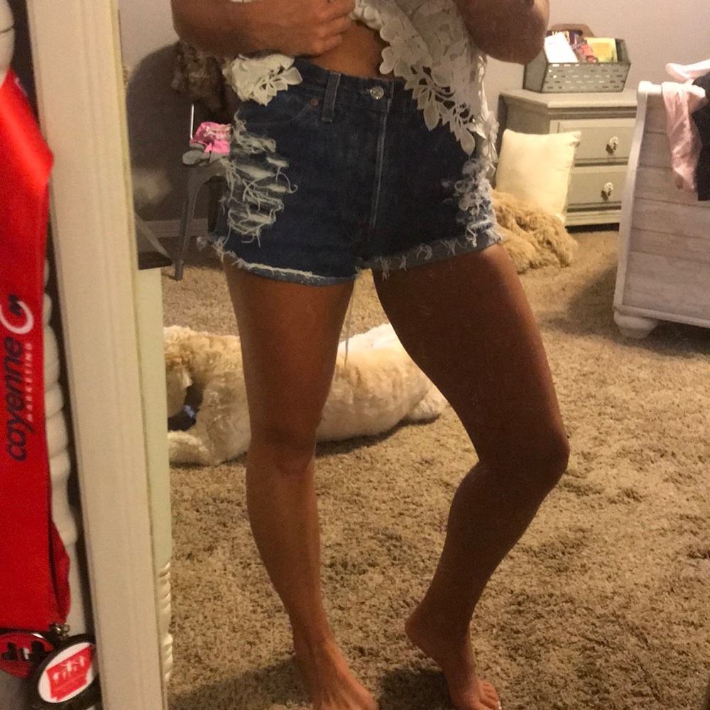 Levi waist high shorts